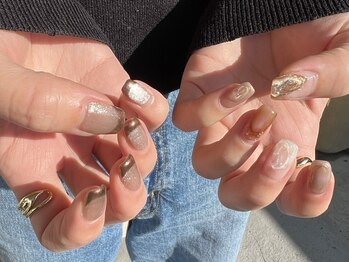 イノセントネイル(Innocent nailMR)の写真/シンプルかつ上品な指先に♪300色以上から選べるカラー!大人女性に♪オーロラ、ミラー、マグネットも大人気