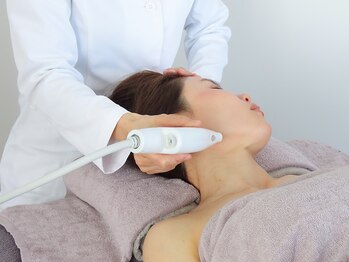 エムズブルー(M’s Blue)の写真/ほうれい線・たるみ予防に！ニードルレスインジェクターで叶える、輝く肌育エステ体験♪