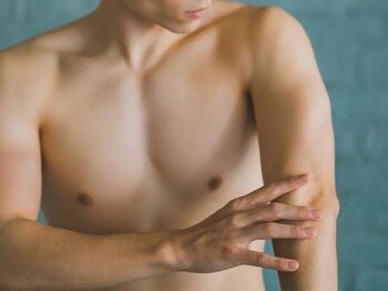 ファインアート 千葉(Fine Art)の写真/【男性特有の太い毛や濃い毛にも◎】プロによる脱毛で面倒なヒゲ剃りやすね毛処理から卒業！清潔感もUP★