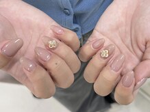 ルレーブ(LE REVE)/ワンカラーネイル×大きめパーツ