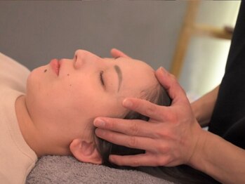 グレイ(GRAY)/骨盤矯正 骨格矯正 姿勢 猫背 顔