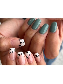 ネイル・アイメニューの同時施術が可能