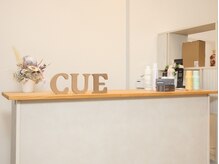 アトリエ キュー(atelier Cue)の雰囲気（淡色と木目が基調の明るい店内でお出迎えいたします♪）