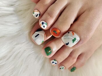 レアネイル(le'a nail)の写真/素足になる季節に映えるフットネイルは【le'a nail】で★足元華やかで気分もUP♪完全個室でゆったり施術◎