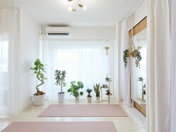 イトハヨガサロン(ITOHA YOGA SALON)の写真/【2/14 西院駅近に大人の隠れ家誕生!】ヨガ×スパ×蒸しが叶う贅沢な癒やし時間を当店でお過ごしください◎
