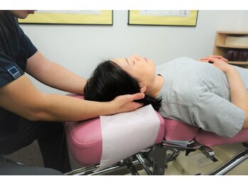 肩こり腰痛センター お茶の水/施術風景★首の施術