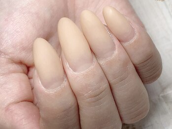 カラーズ(colors.)/ベージュグラデーション。マット