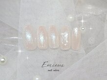 エミュー(Emieux)/キラキラりぼんネイル