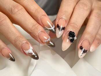 パダアット ヴァラネイル 天神南店(PADA at VALLANAIL)/レースネイル/黒薔薇/ゴシック系