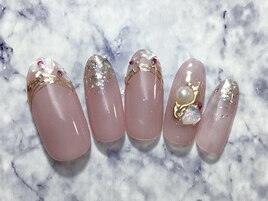 頑張った私へご褒美キラ艶ネイル