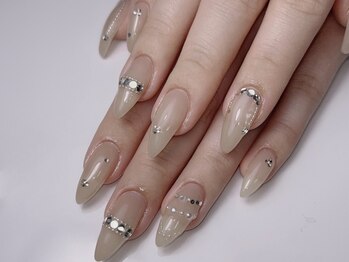 クレーネイル(Klee Nail)の写真/大人女性の上品さを引き立てるデザインが魅力♪韓国風キラキラネイル・マグネット・スキニーフレンチなど◎