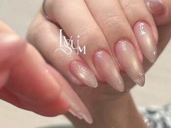 ラブサムネイル(lvsum nail)の写真/ちゅるんと綺麗めネイルで指先を彩り、トレンド感あるオフィスネイルを楽しみましょう♪