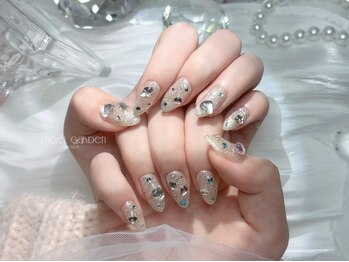 キラキラビジューネイル