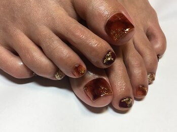 ラウト デコレーションアンドネイルサロン(Lauto Decoration&Nail Salon)/べっ甲フットネイル