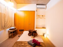 ハナナ(Hanana)の雰囲気（完全個室。落ち着いた照明と温もりのある施術室）