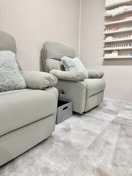 Lycka VALLA Nail&Eye 三宮駅