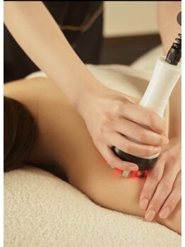 エスビューティーサロン(S Beauty Salon)の写真/ハイパーナイフで深部から温め×極上ハンド★頑固な疲れ・肩こりを根本からスッキリ解消してリフレッシュ♪