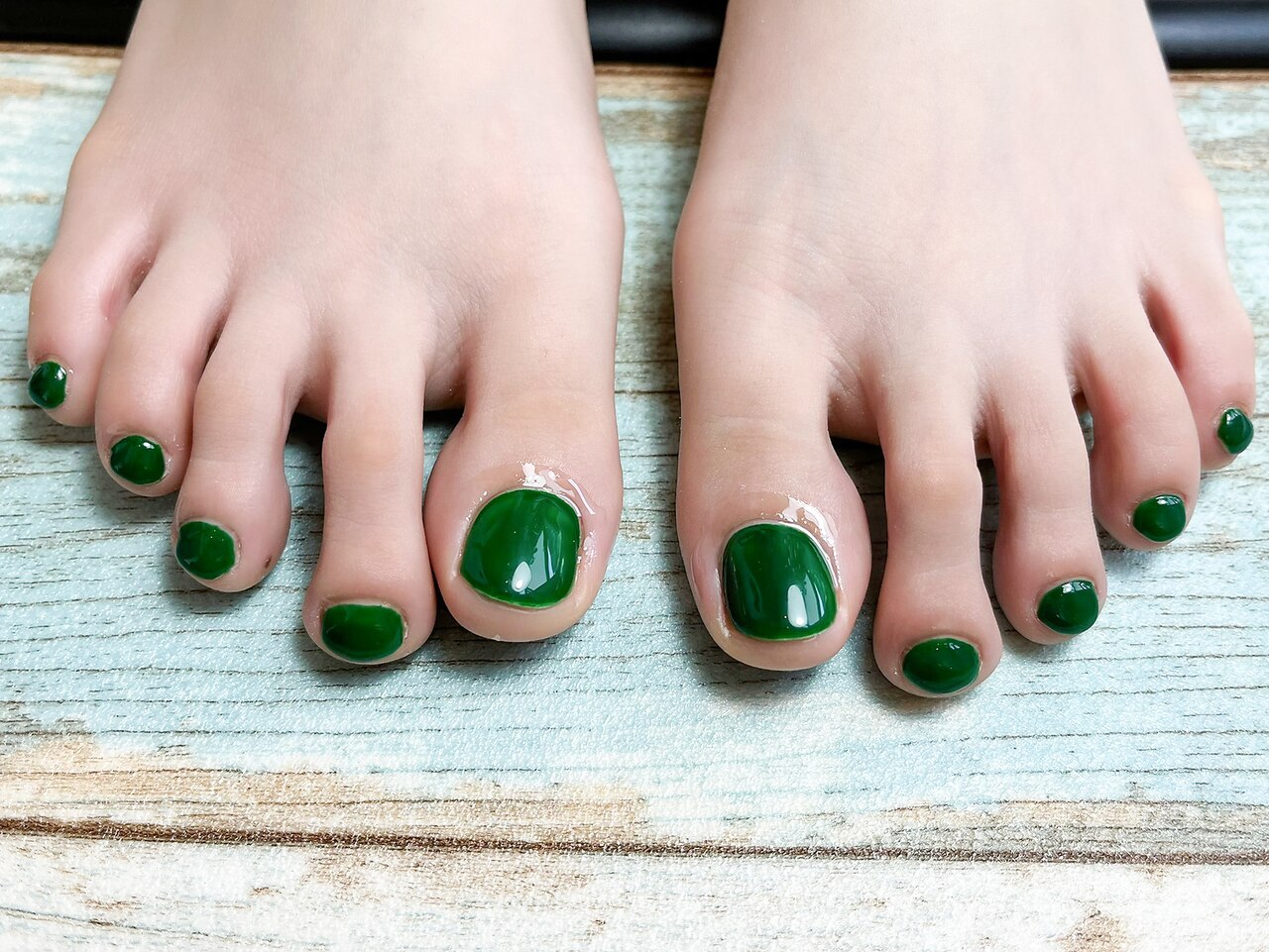 2026年冬トレンド】シンプル フット 夏のネイルデザイン集｜人気順｜3