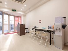 ココカララボ 太子橋今市店/待合スペース