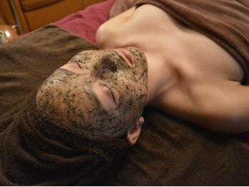 ムム(mumu)の写真/【本気の肌質改善】美容家にも人気のREVIのハーブピーリング♪お肌のお悩みに合わせたオーダーメイド施術◎