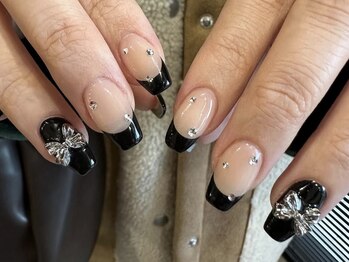 エイチ ネイル(H nail)/黒フレンチ