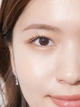 ヘアースタジオ ピース アンド アイラッシュ(Hair Studio Peace&Eyelash)の写真/あのハリウッドブロウが施術可能に★眉のお悩み徹底改善！ボサボサ眉毛もふんわりとした美しい仕上がりに◎