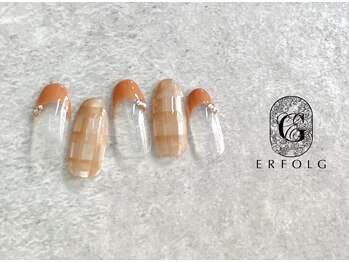 エアフォルク 銀座(ERFOLG)/くすみカラーのチェックネイル