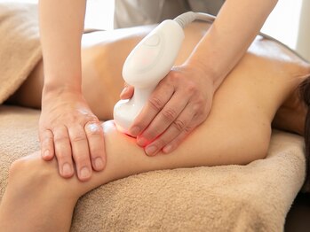 ネオボディメイク(Neo Body Make)の写真/【冷固まり詰まりぜい肉を燃焼】背中/二の腕/お腹集中ゼロ上半身×強圧Makeリンパ¥16,500→初回¥7,980