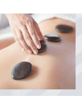 蓮香(HASUKA)/温めてほぐすホットストーン