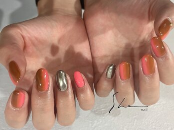 シー(SHE)/縦グラデーションネイル
