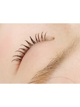 ナチュラル上品な目元にしたい