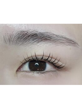 ナチュラル上品な目元にしたい