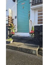 ミホズルーム(Miho‘s room)/赤いお花が目印