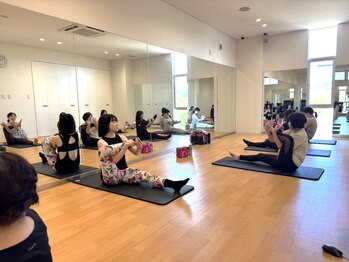 デアカルナ(DEA CARNA)の写真/【体幹強化・姿勢改善・スタイルアップ！】大人気ヨガレッスンや24hジム、本格食事指導も充実♪