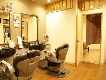 サロンドラクー(Salon de La Qoo)/内観