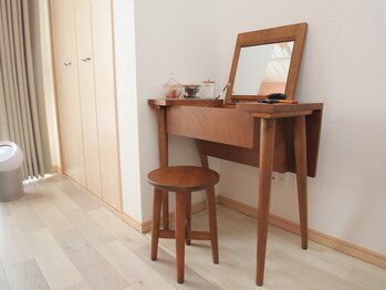 太陽と月/ドレッサー