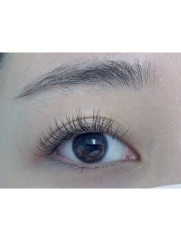 ナチュラル上品な目元にしたい