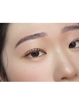 ナチュラル上品な目元にしたい