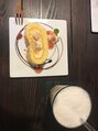レーレミミ ツ(Leere Mimi .Tsu) カフェでデザートとカフェラテを味わうのが至福のひとときです♪