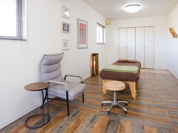 アクアフラワー(Aqua Flower)/DIYにこだわったモダンな内装