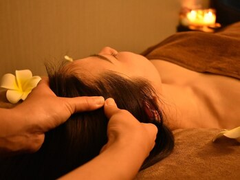 ファインスマイル(Fine Smile)の写真/デスクワークなどで凝り固まった首・肩・頭を集中ケア！ドライヘッドスパ30分＋肩首20分が初回￥5000円で◎