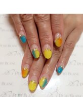 プチブラン(Petit Blanc)/お客様ネイル画像