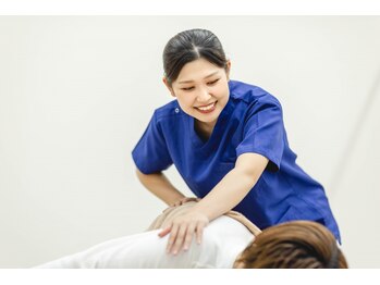 乙金鍼灸整骨院の写真/【骨盤矯正を含む全身矯正¥3900】身体の全部のバランスを整える満足度No.1コース☆小顔矯正付きクーポンも!