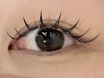 シュクレ 桑名店(shucre)の写真/目ヂカラUPでモテ度もUP♪信頼の技術で理想の目元へ！流行りの束感仕上げも◎丁寧な施術でマツエク長持ち☆