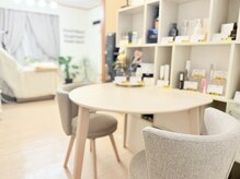 モンステラ(MONSTERA)の雰囲気（上尾で土台を整え今だけでなく5年後に続くキレイを育てるサロン）