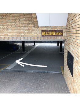 ゲッカ(GEKKA)/地下駐車場の頭上、停める位置