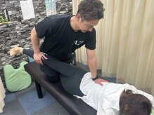 あず整体院 南森町天三/施術風景