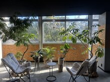 サロンT＆M 高松店 -よもぎ蒸し モリンガ蒸し-の雰囲気（店内は広々とした空間となっております。）