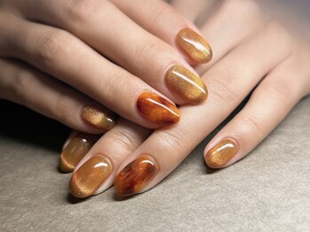 ラドール(La Dhole)/べっ甲ネイル