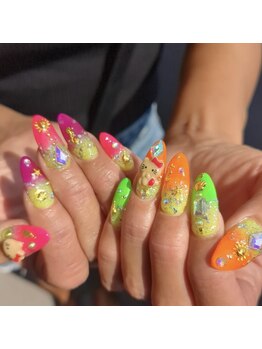 アヤネイルズ アンド アイラッシュ(AYA NAILZ.＆Eyelash)/豊富にパーツ揃えてます♪